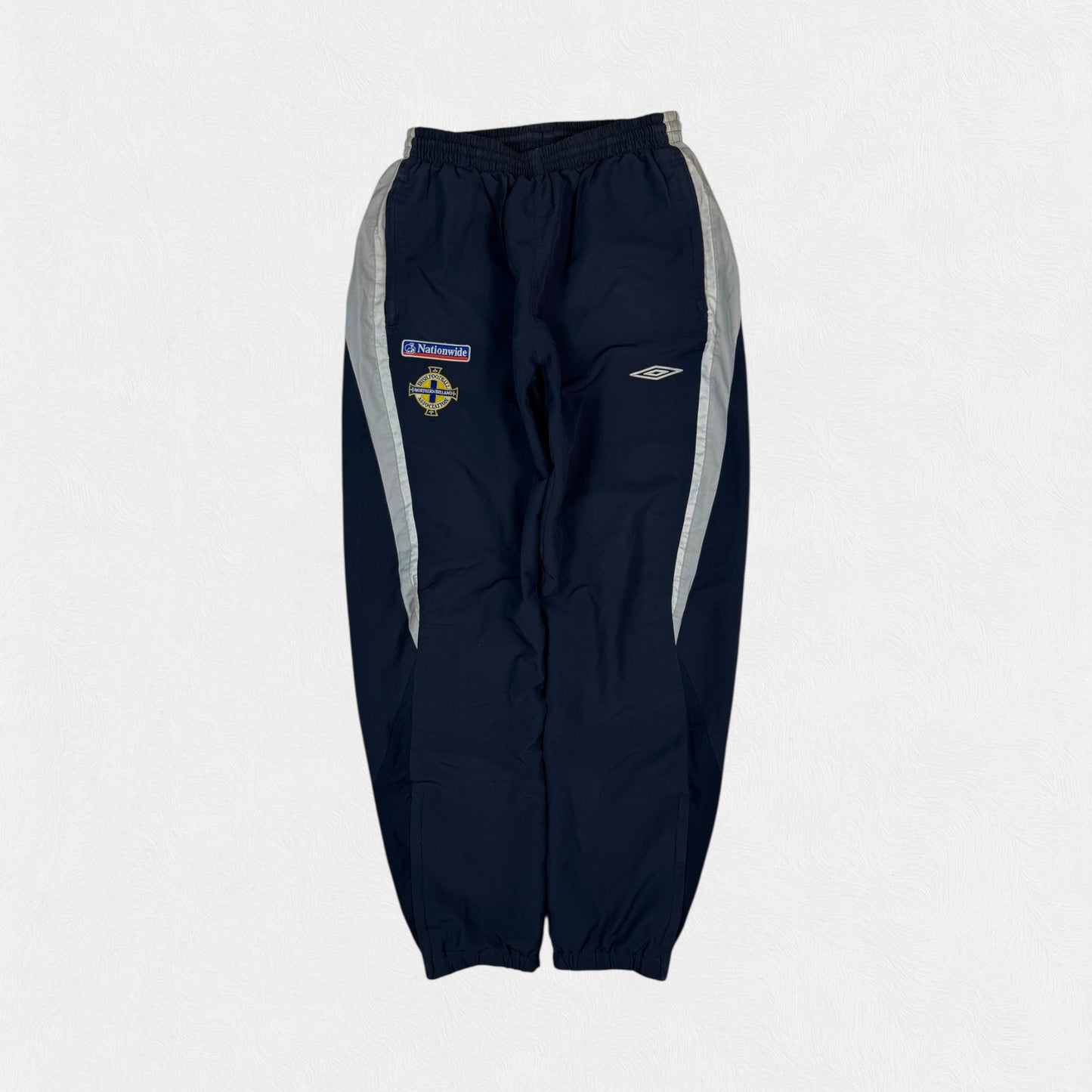 Vintage Northern Ireland 2006-08 Umbro baggy track pants (L)