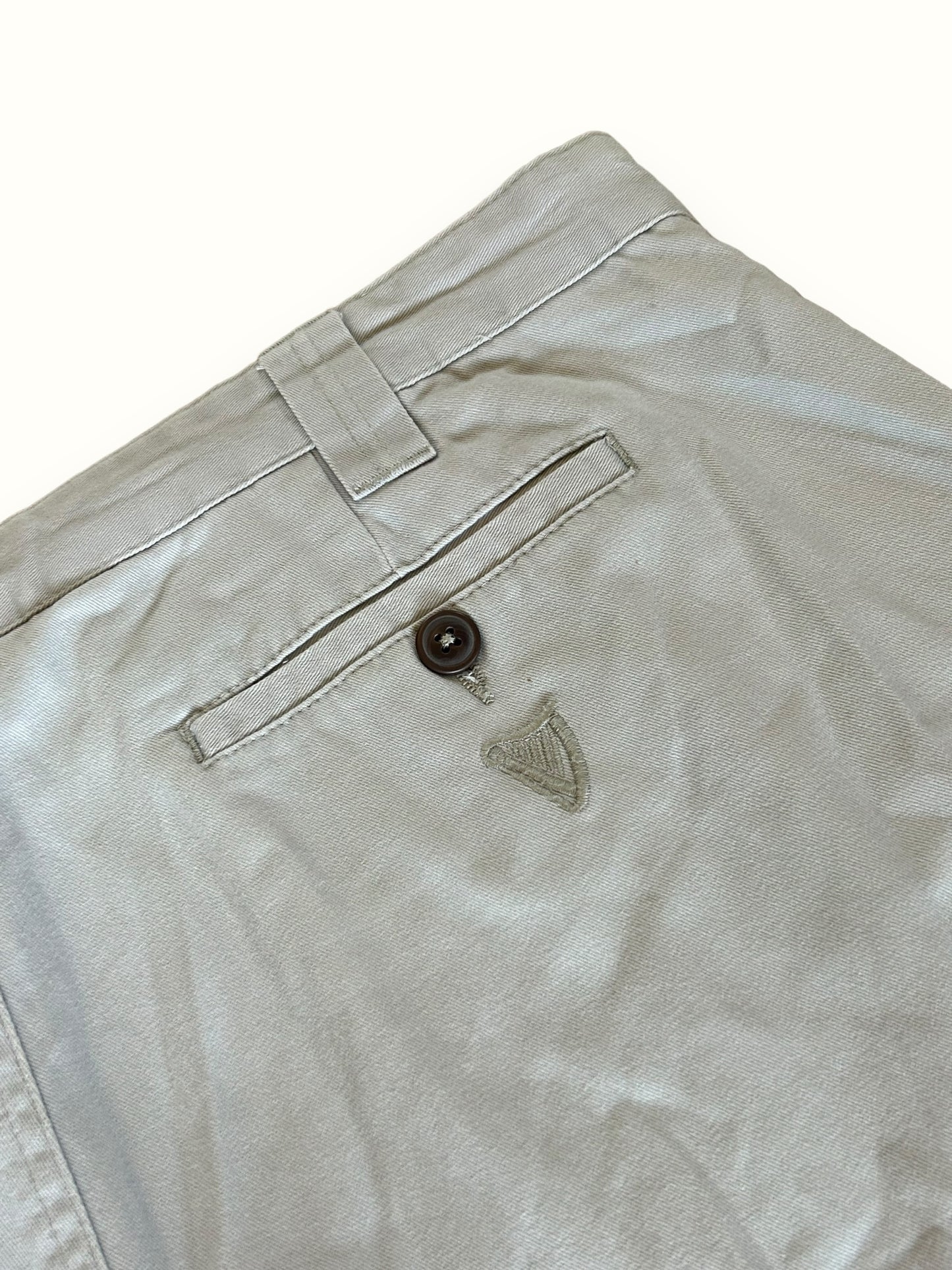 Guinness cargo shorts (W42)