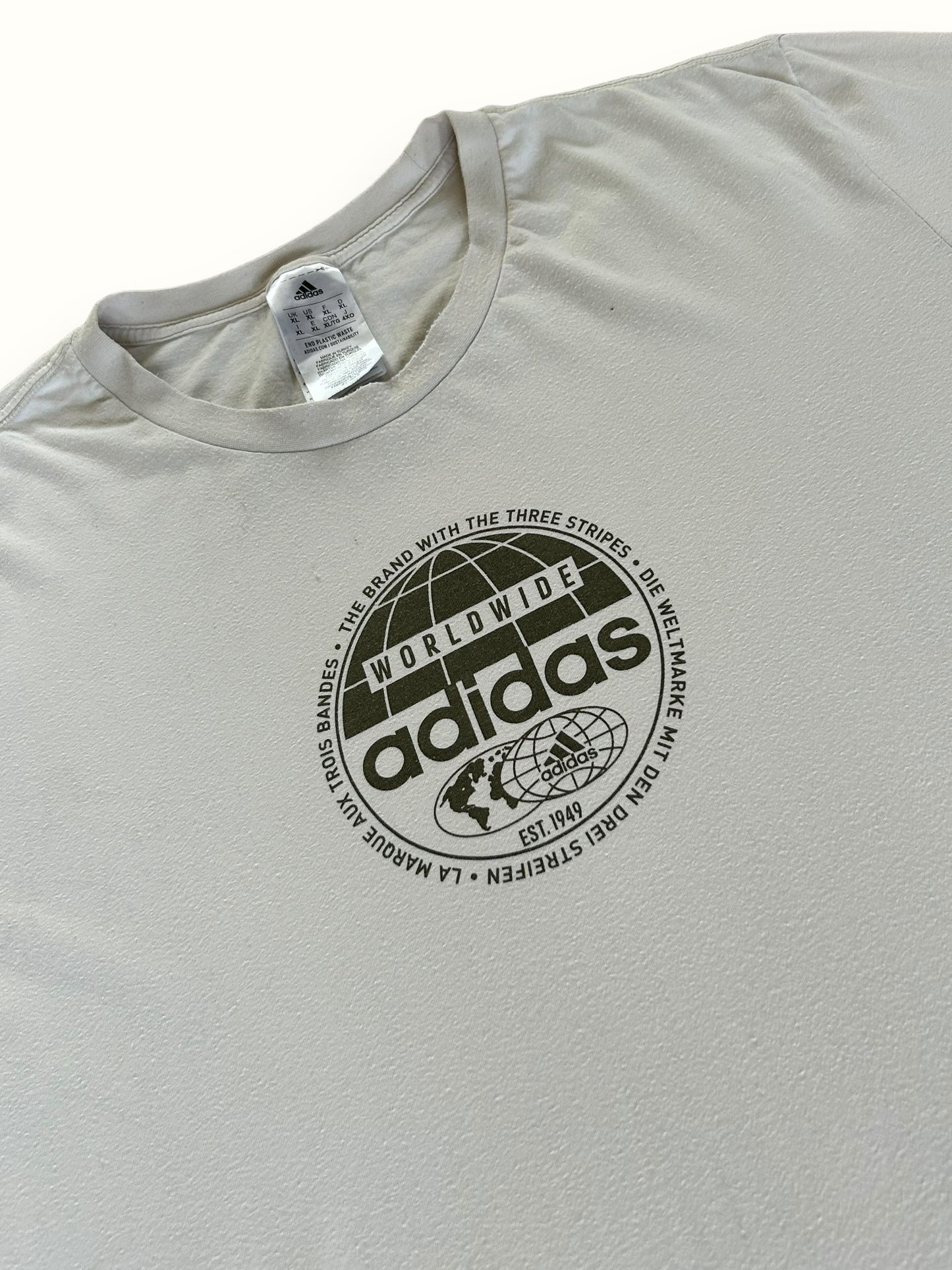 Adidas worldwide tee (XL)