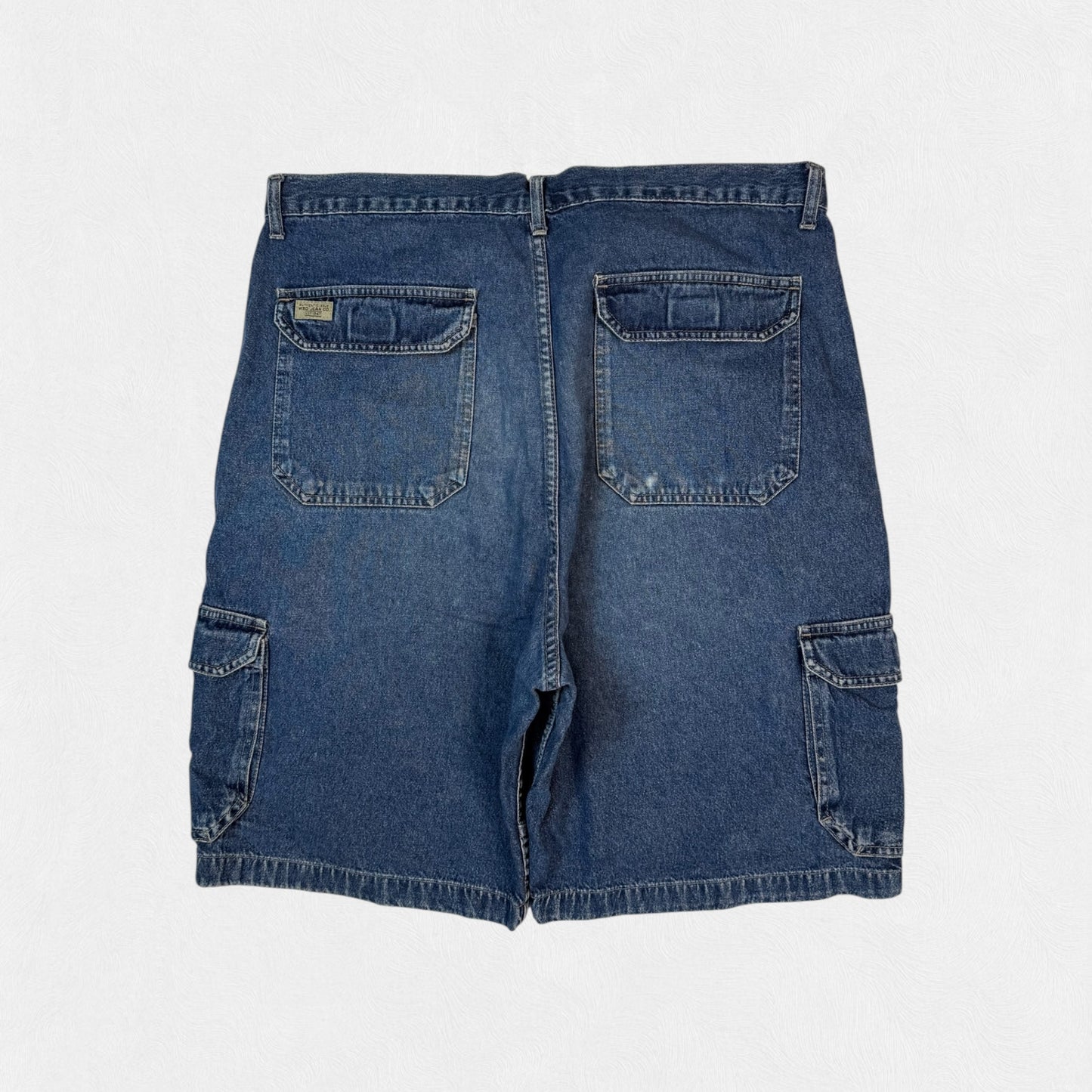 Vintage Wrangler baggy cargo jorts (W38)