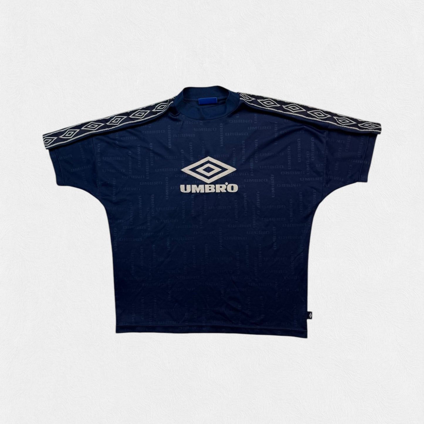 Vintage 90s Umbro centre logo tee (M)