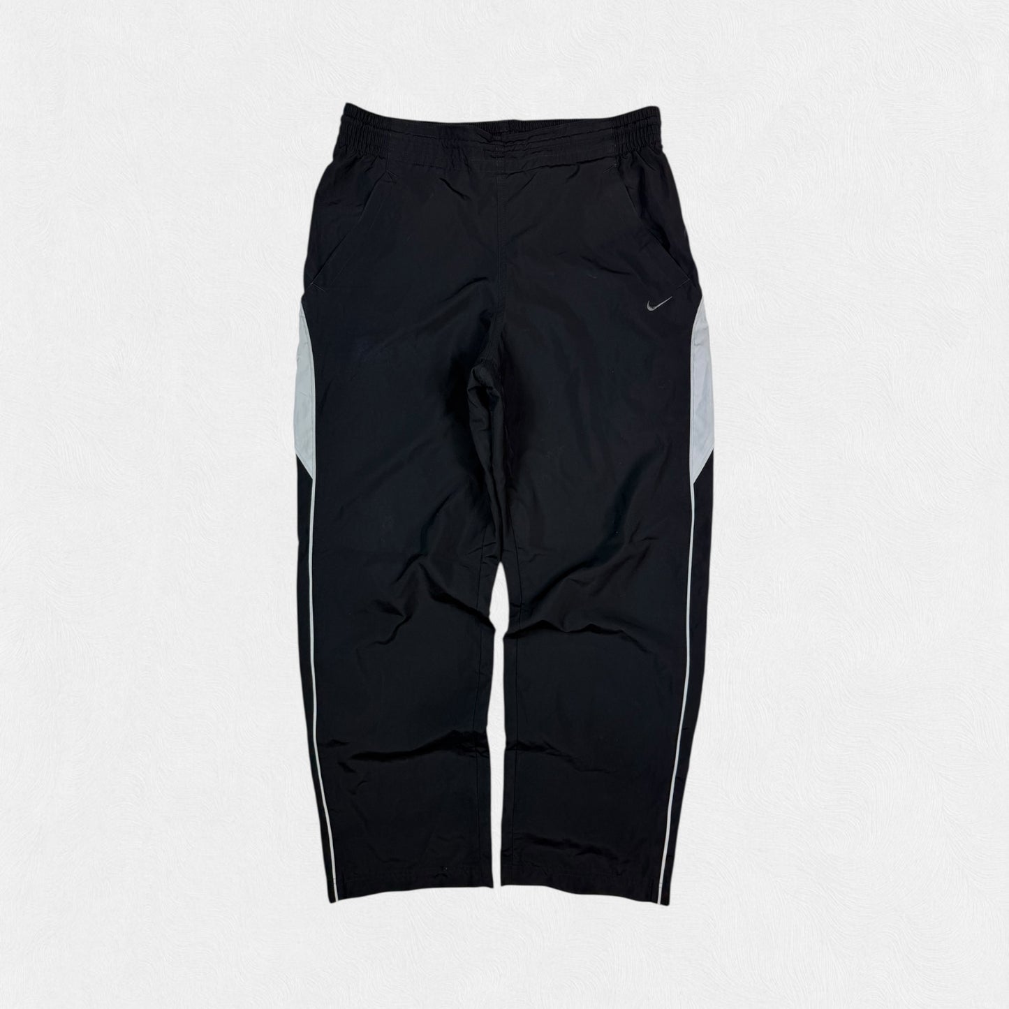 Vintage Nike baggy track pants (M)