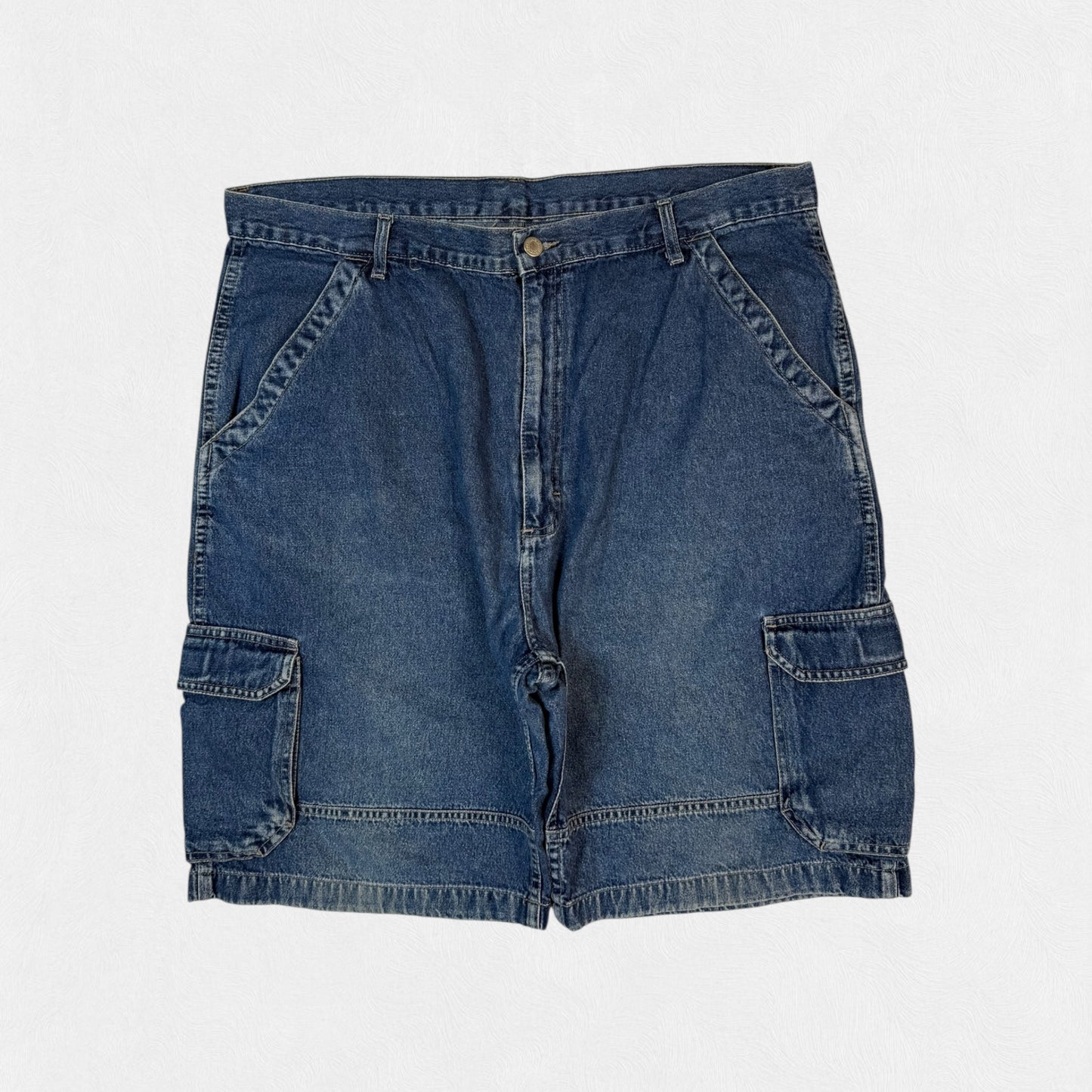 Vintage Wrangler baggy cargo jorts (W38)