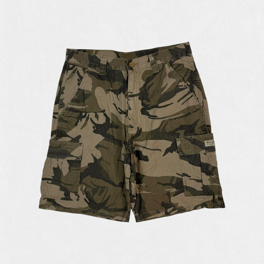 Vintage Wrangler camouflage baggy cargo shorts (W33)