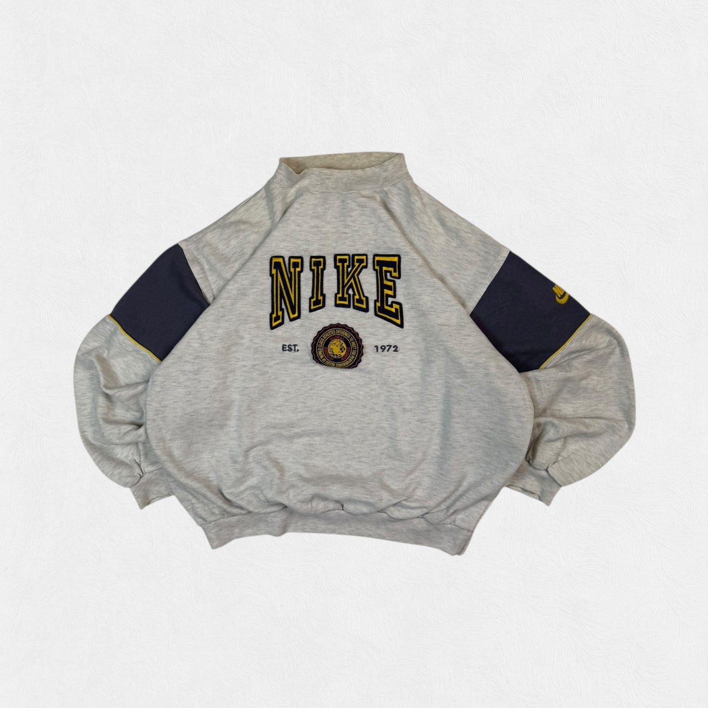 Vintage 90s Nike spell out sweatshirt (L)