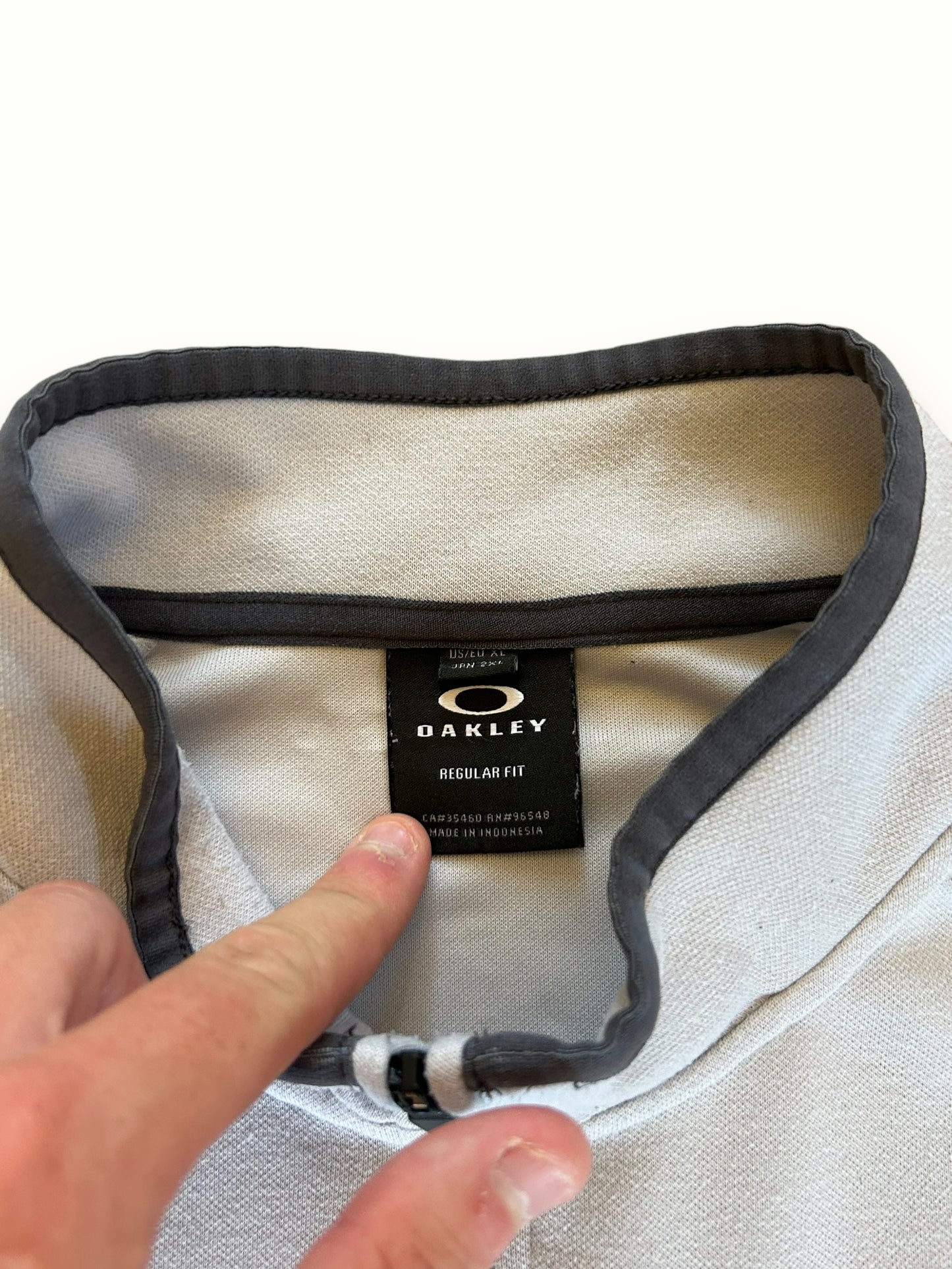 Oakley quarter zip sweatshirt (XL)