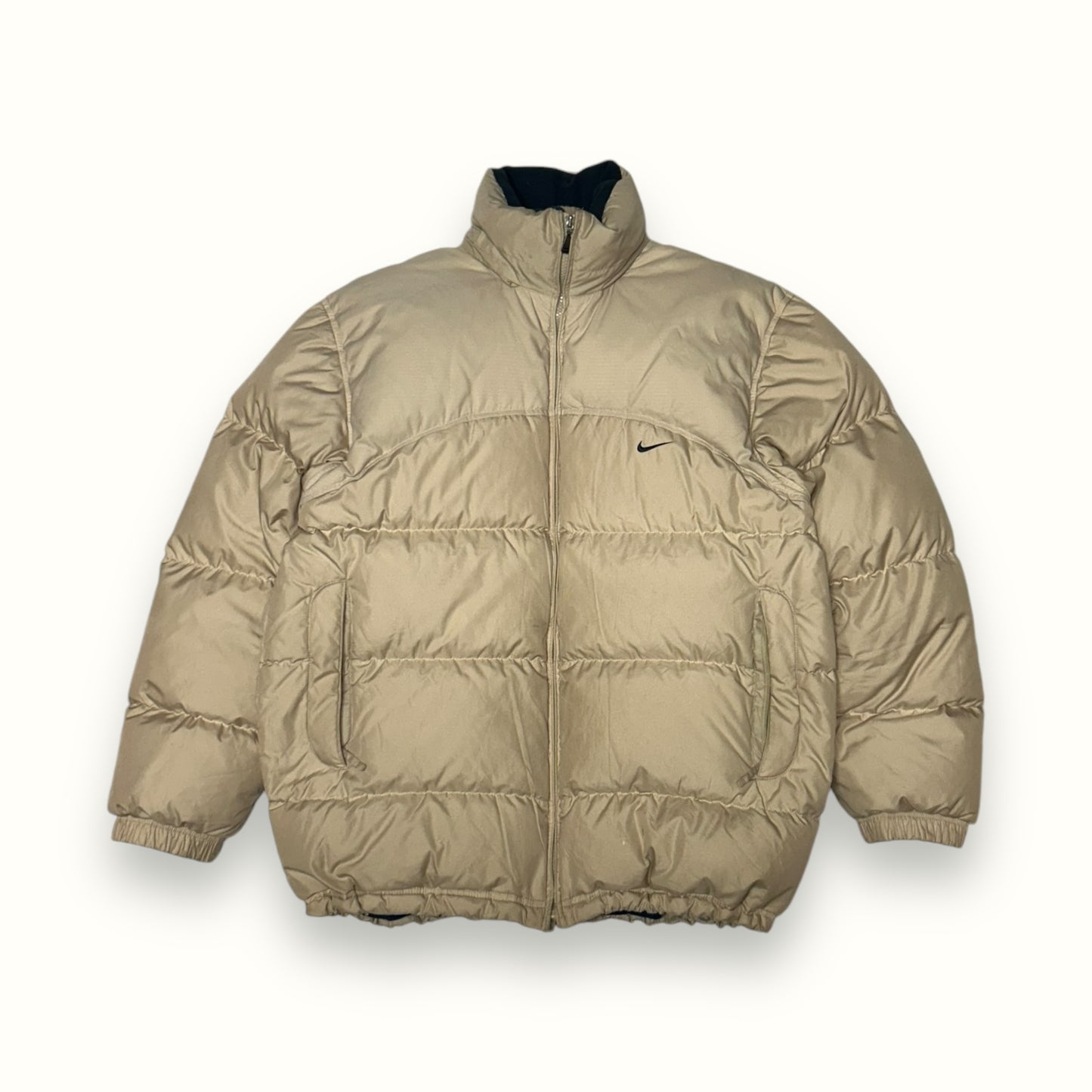 Vintage Nike puffer jacket (L)