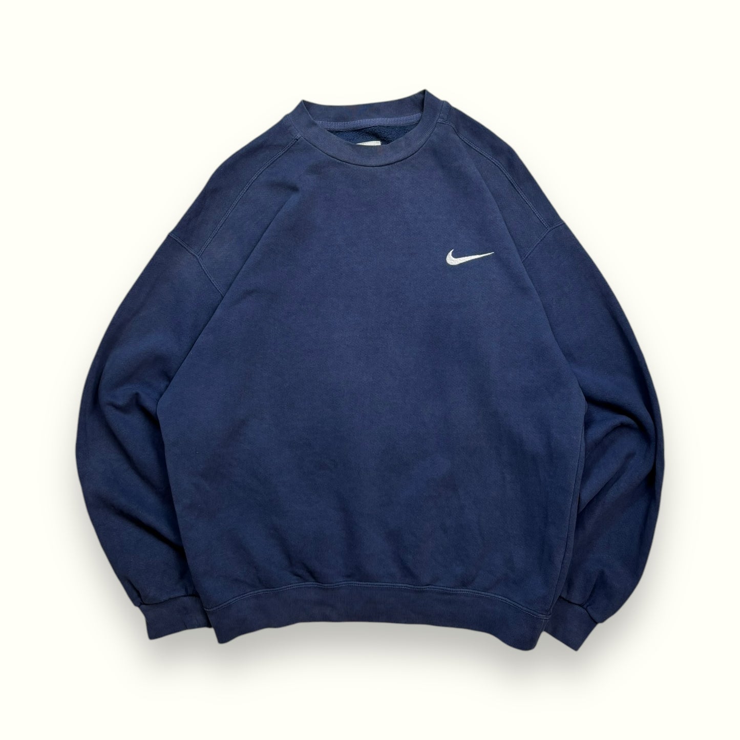Vintage 90s Nike mini swoosh sweatshirt (M)