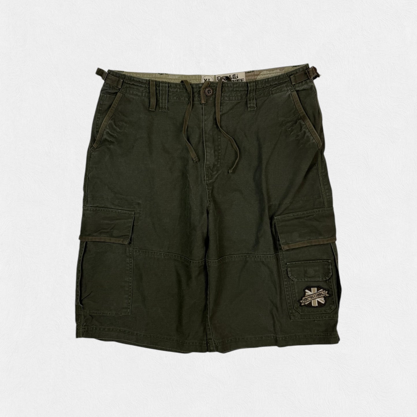 Vintage Animal baggy cargo shorts (XL)