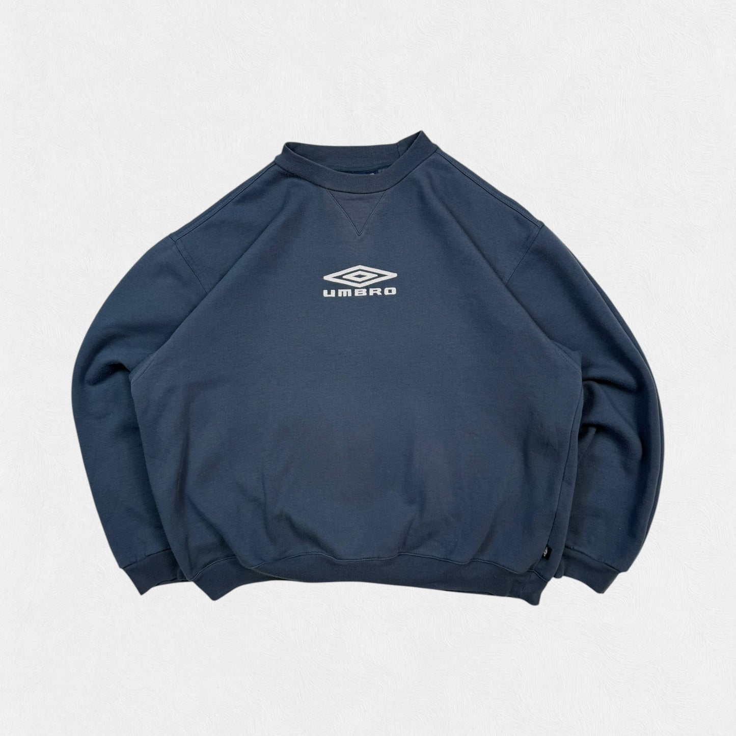 Vintage Umbro centre logo sweatshirt (L)