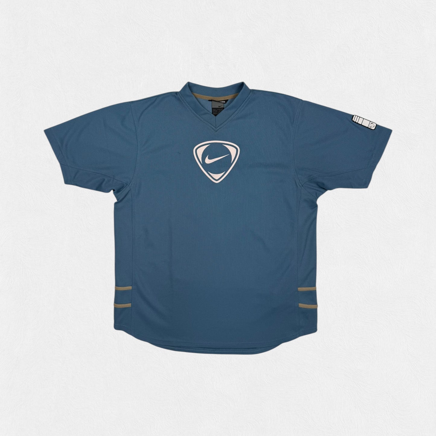 Vintage Nike football centre logo tee (L)