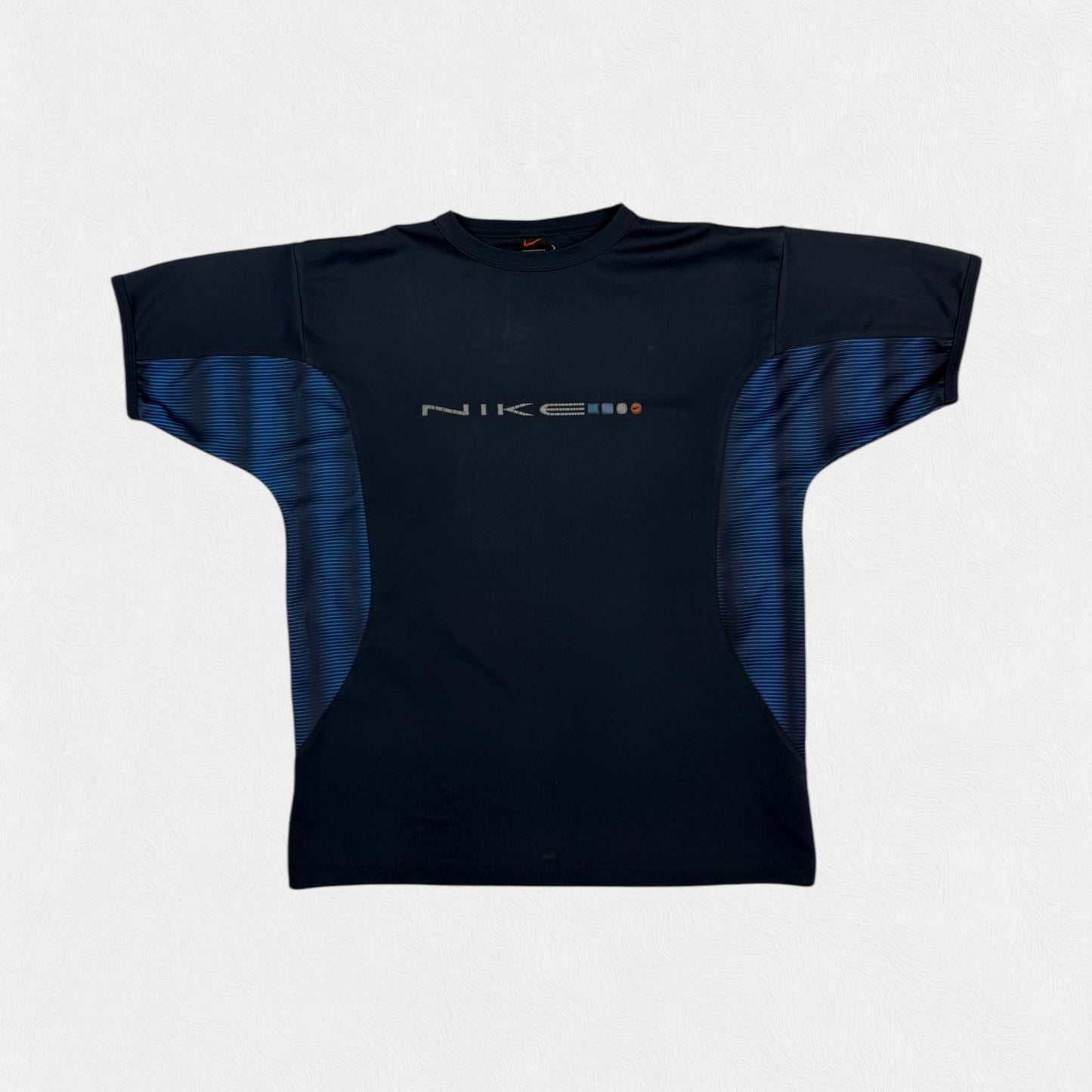 Vintage 90s Nike spell out sport tee (M)