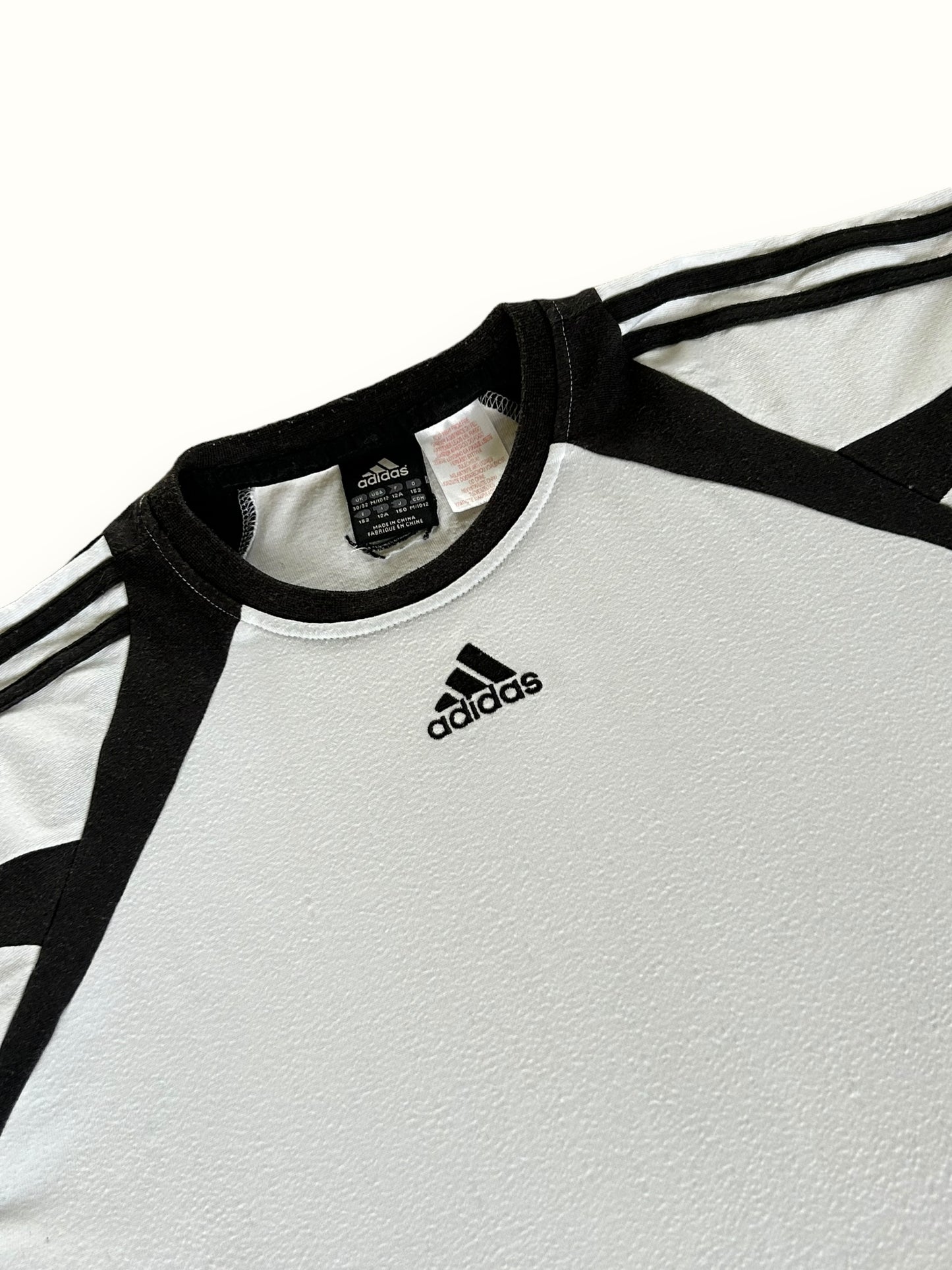 Vintage adidas centre logo tee (XS)