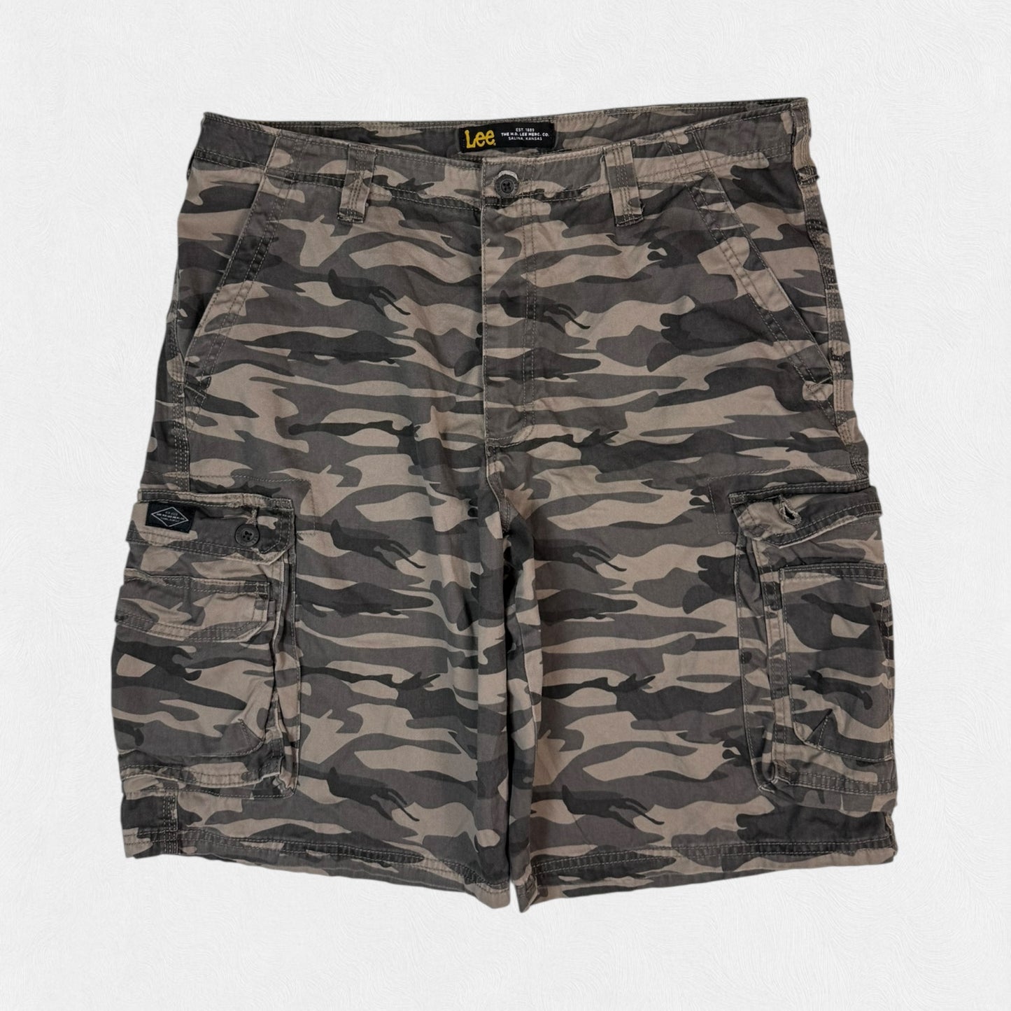 Lee baggy camouflage cargo shorts (W36)