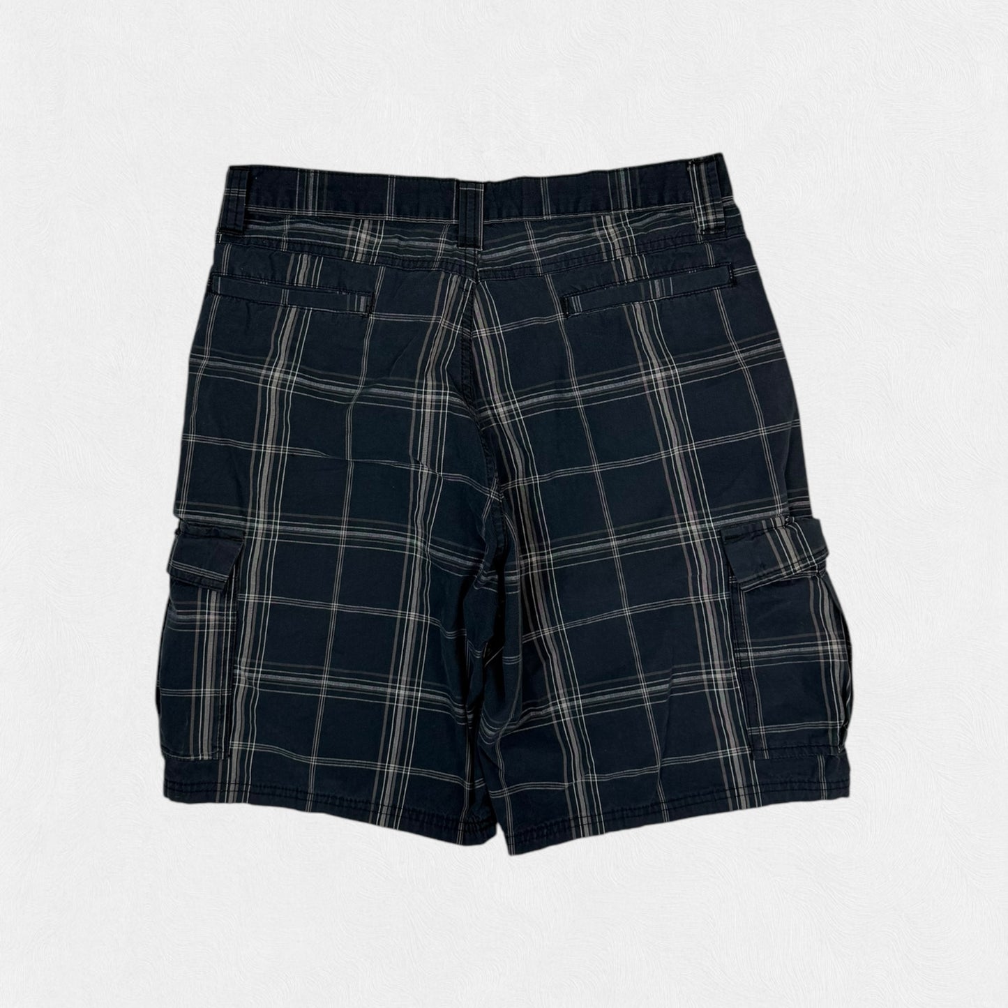 Vintage Wrangler baggy checkered cargo shorts (W32)