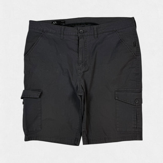 Oakley baggy cargo shorts (W36)
