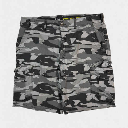 Lee Extreme Motion baggy camouflage cargo shorts (W36)