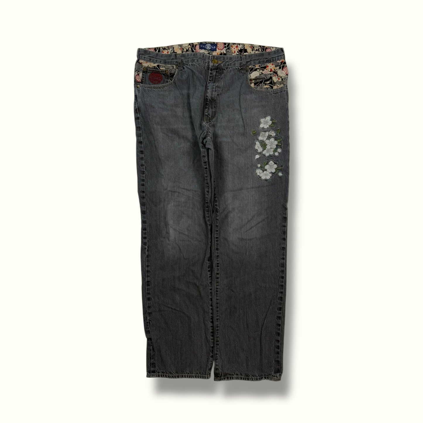 Vintage baggy embroidered jeans (W38)