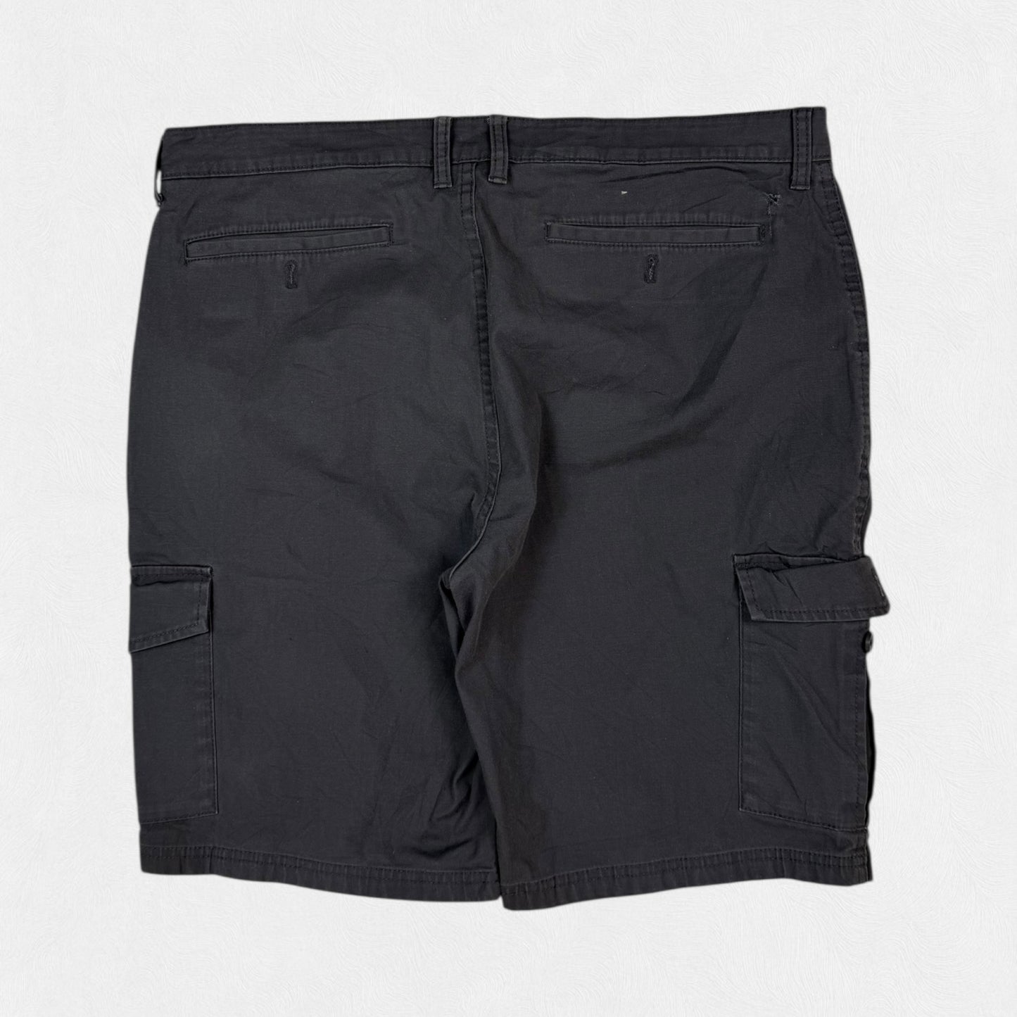 Oakley baggy cargo shorts (W36)