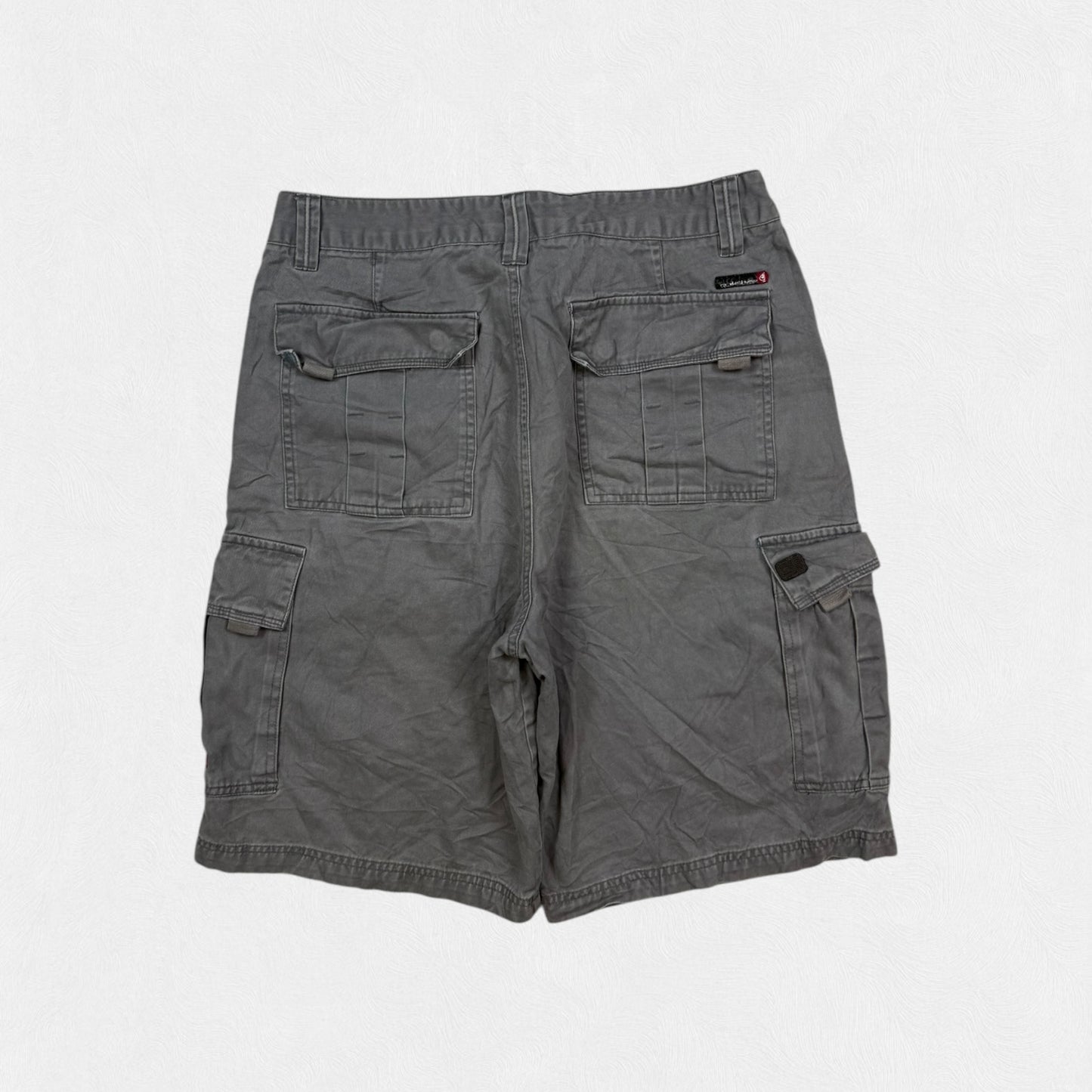 Vintage Quiksilver baggy cargo shorts (W34)
