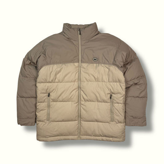 Vintage Nike puffer jacket (M)