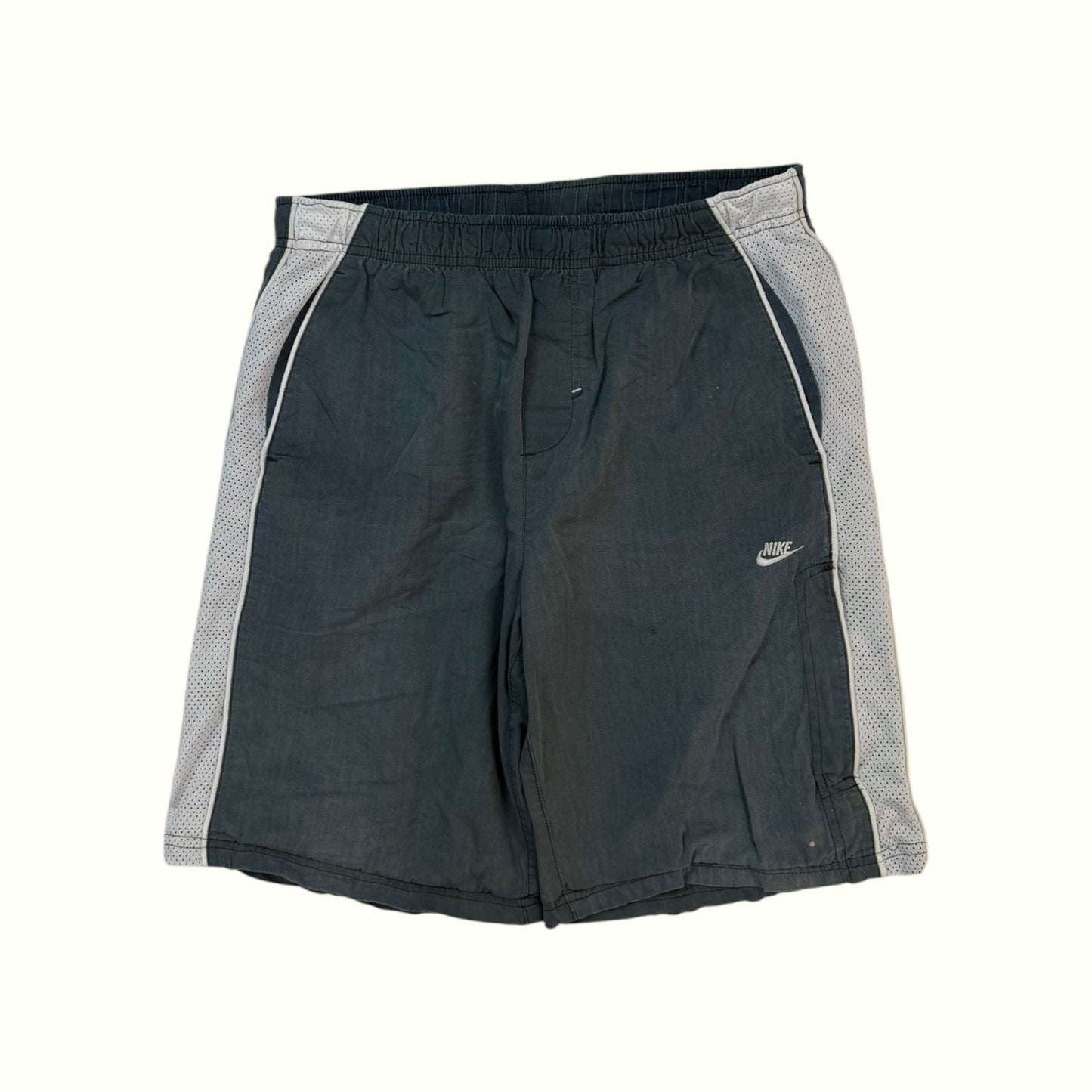 Vintage Nike side stripe baggy shorts (M)