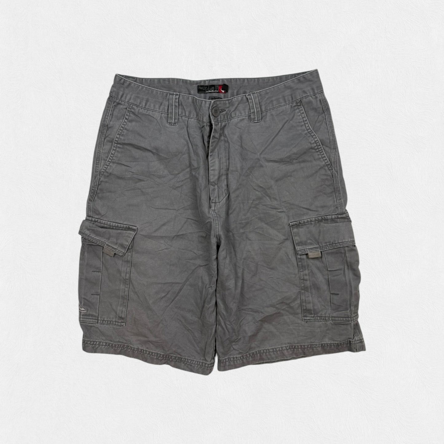 Vintage Quiksilver baggy cargo shorts (W34)