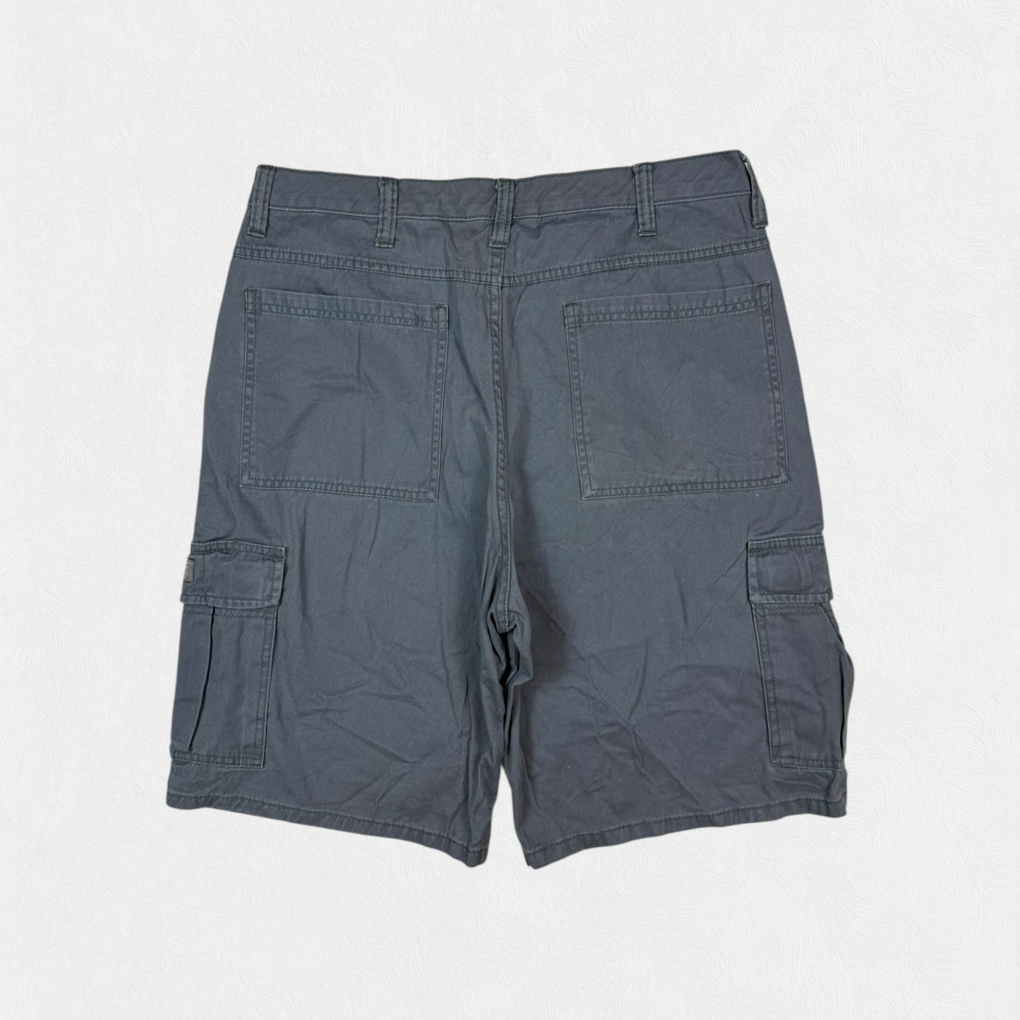 Vintage Wrangler baggy cargo shorts (W34)