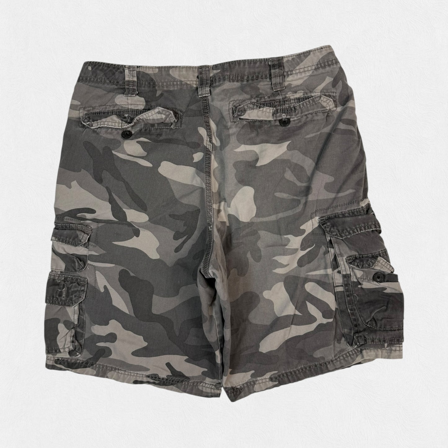 Vintage Lee dungarees baggy camouflage cargo shorts (W36)