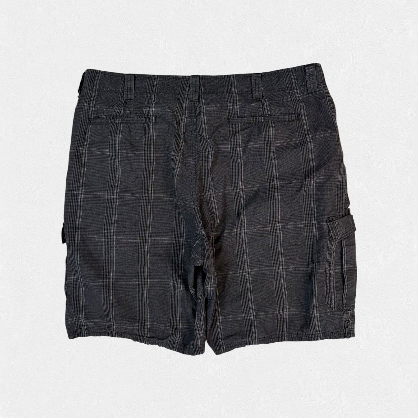 Vintage Wrangler baggy checkered cargo shorts (W40)