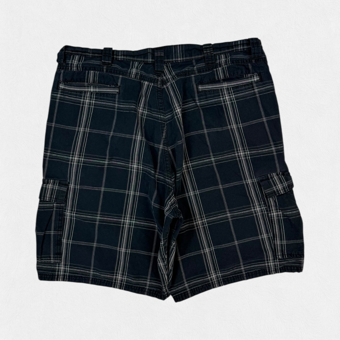 Vintage Wrangler baggy checkered cargo shorts (W36)