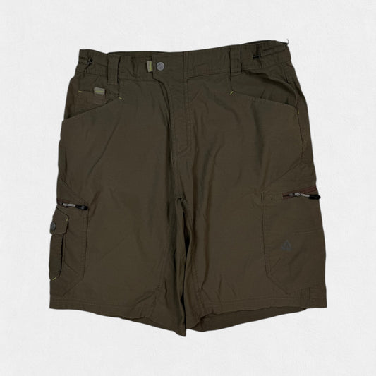 Technical baggy cargo shorts (W36)