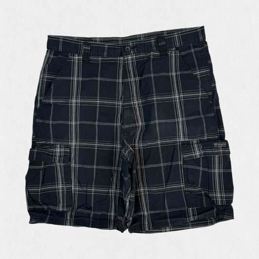 Vintage Wrangler baggy checkered cargo shorts (W36)
