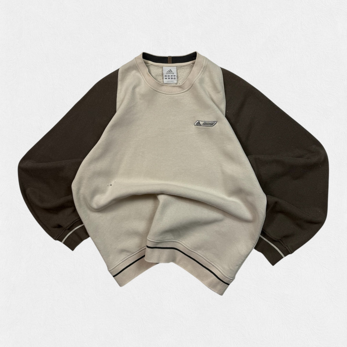 Vintage Adidas small logo sweatshirt (L)