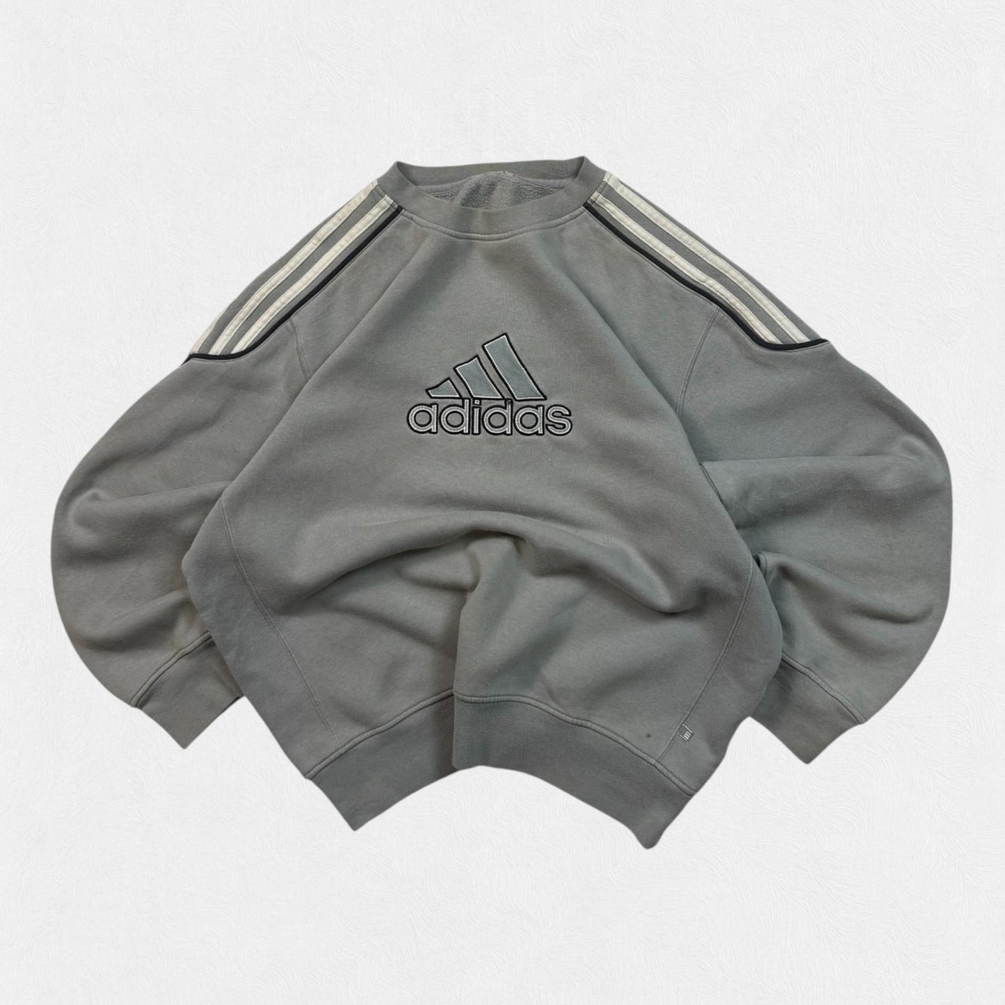 Vintage adidas centre logo sweatshirt (L)