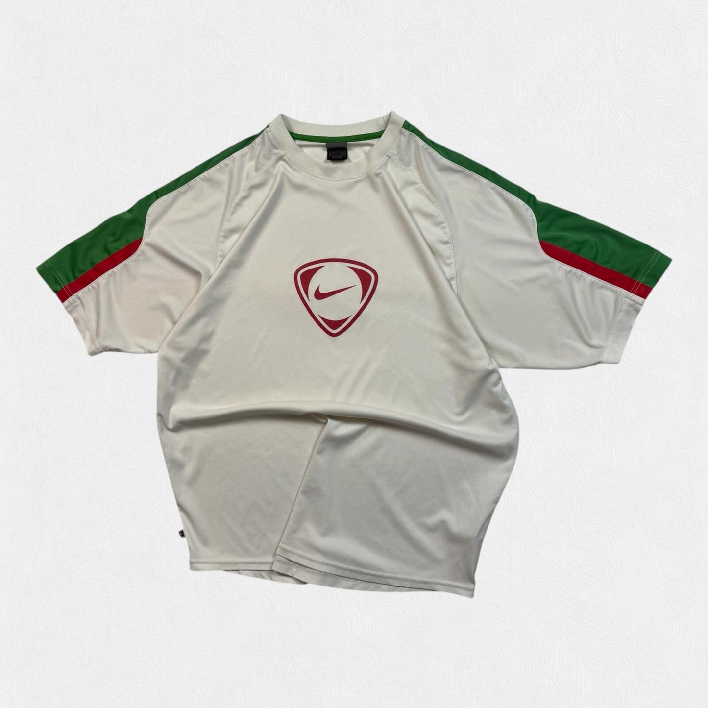 Vintage Nike shield football centre logo tee (L)