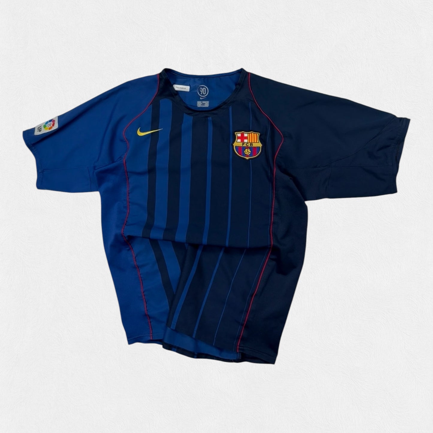Vintage Barcelona 2004/05 Nike away football shirt (M)