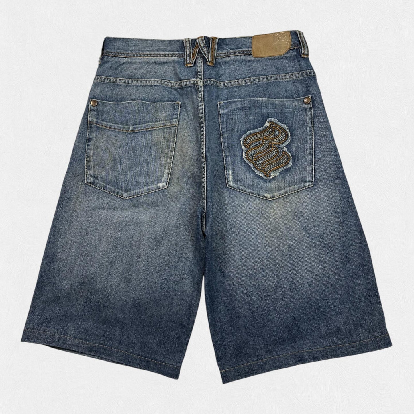 Vintage Y2K Rocawear baggy hip hop jorts (W36)