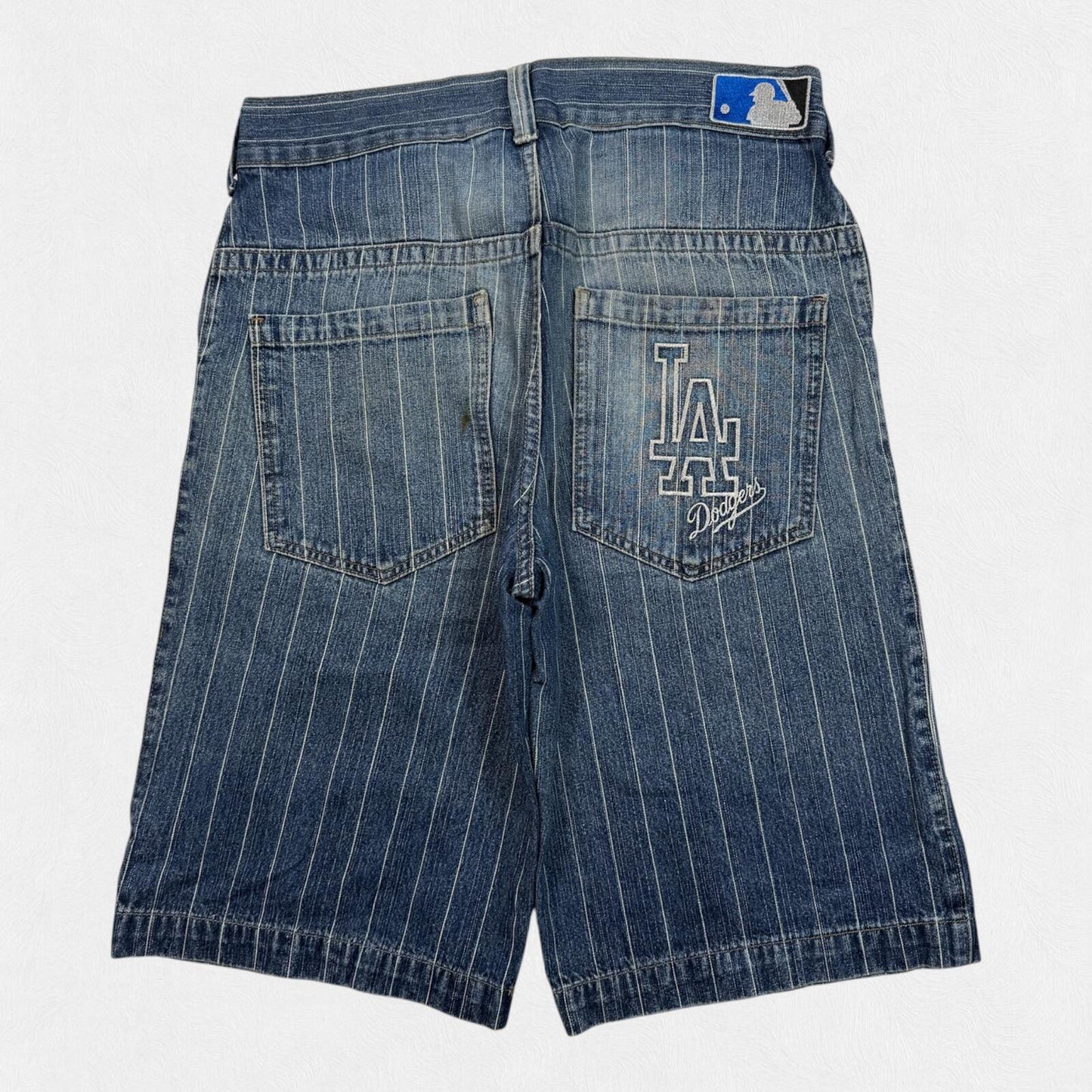Vintage Y2K LA Dodgers baggy pinstriped hip hop jorts (W32)