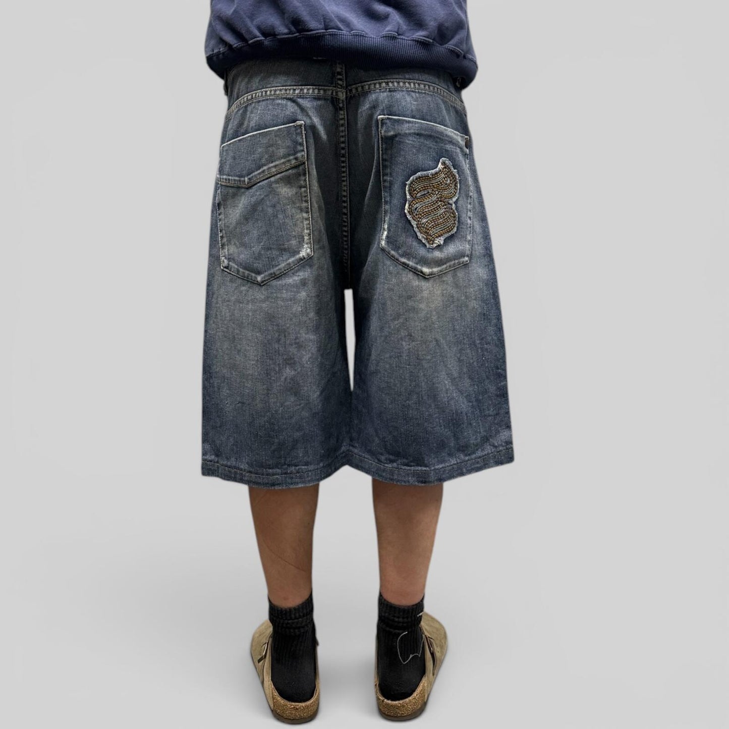 Vintage Y2K Rocawear baggy hip hop jorts (W36)