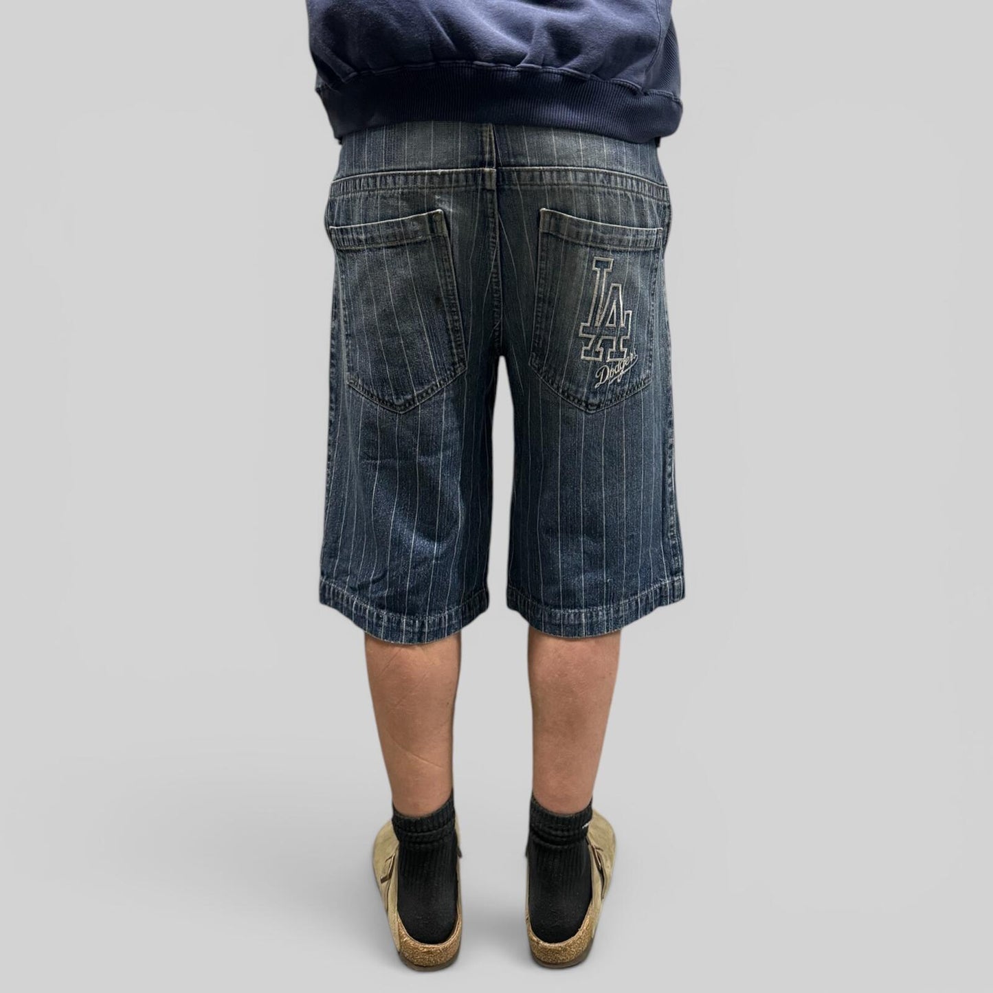 Vintage Y2K LA Dodgers baggy pinstriped hip hop jorts (W32)