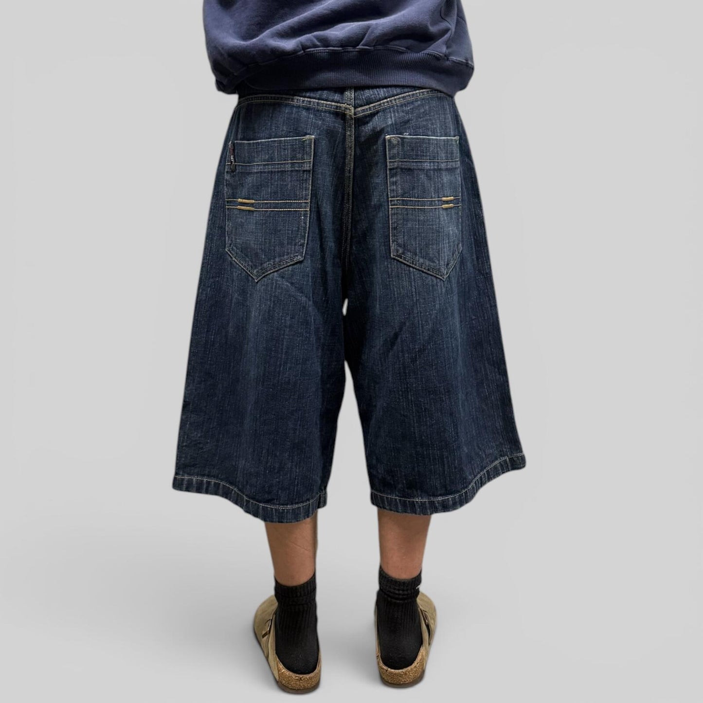 Vintage Y2K baggy hip hop denim jean shorts (W40)