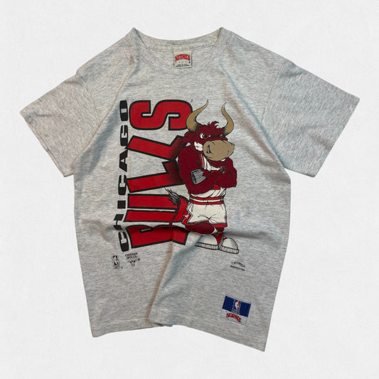 Vintage 90s Nutmeg Chicago Bulls graphic tee (S)