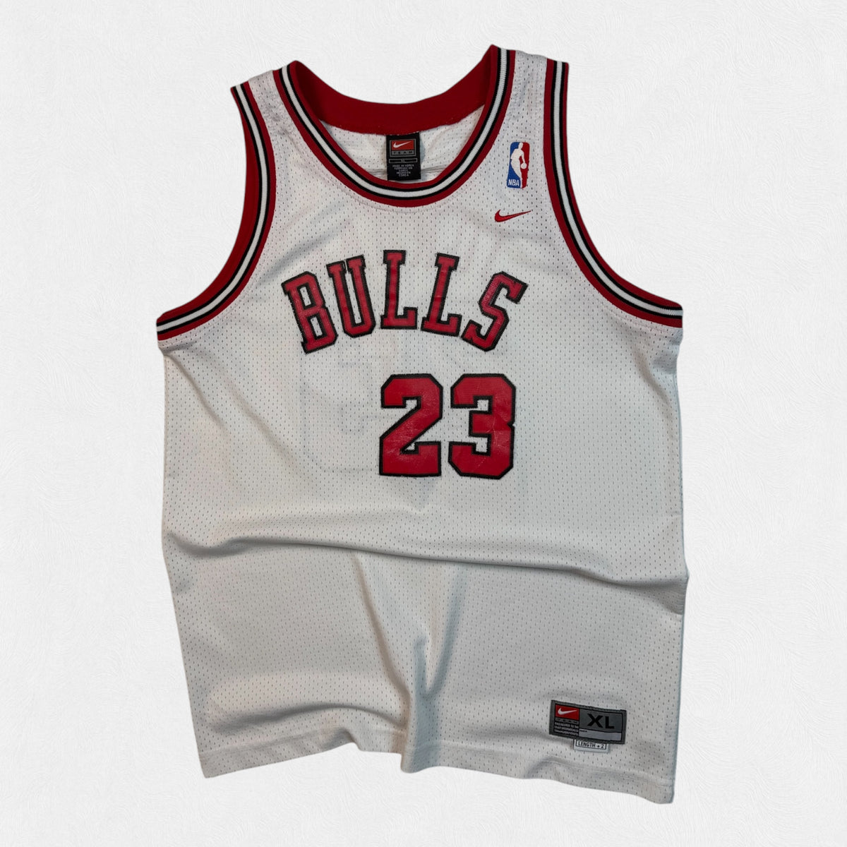 Vintage 90s Nike Chicago Bulls Michael Jordan basketball jersey (XL)
