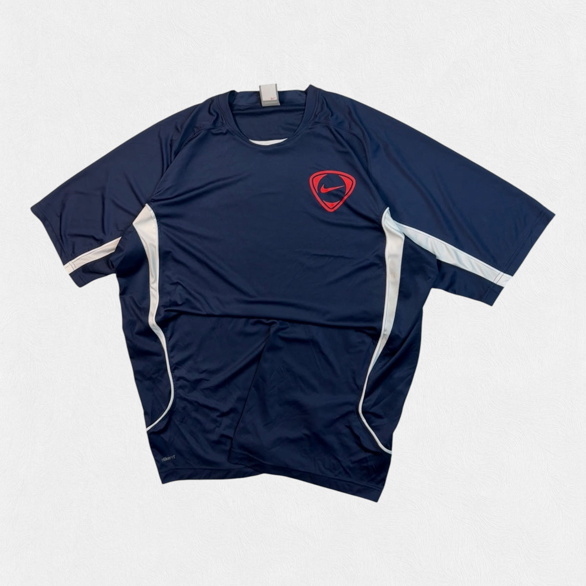 Vintage Nike Tiempo shield football tee (XXL)