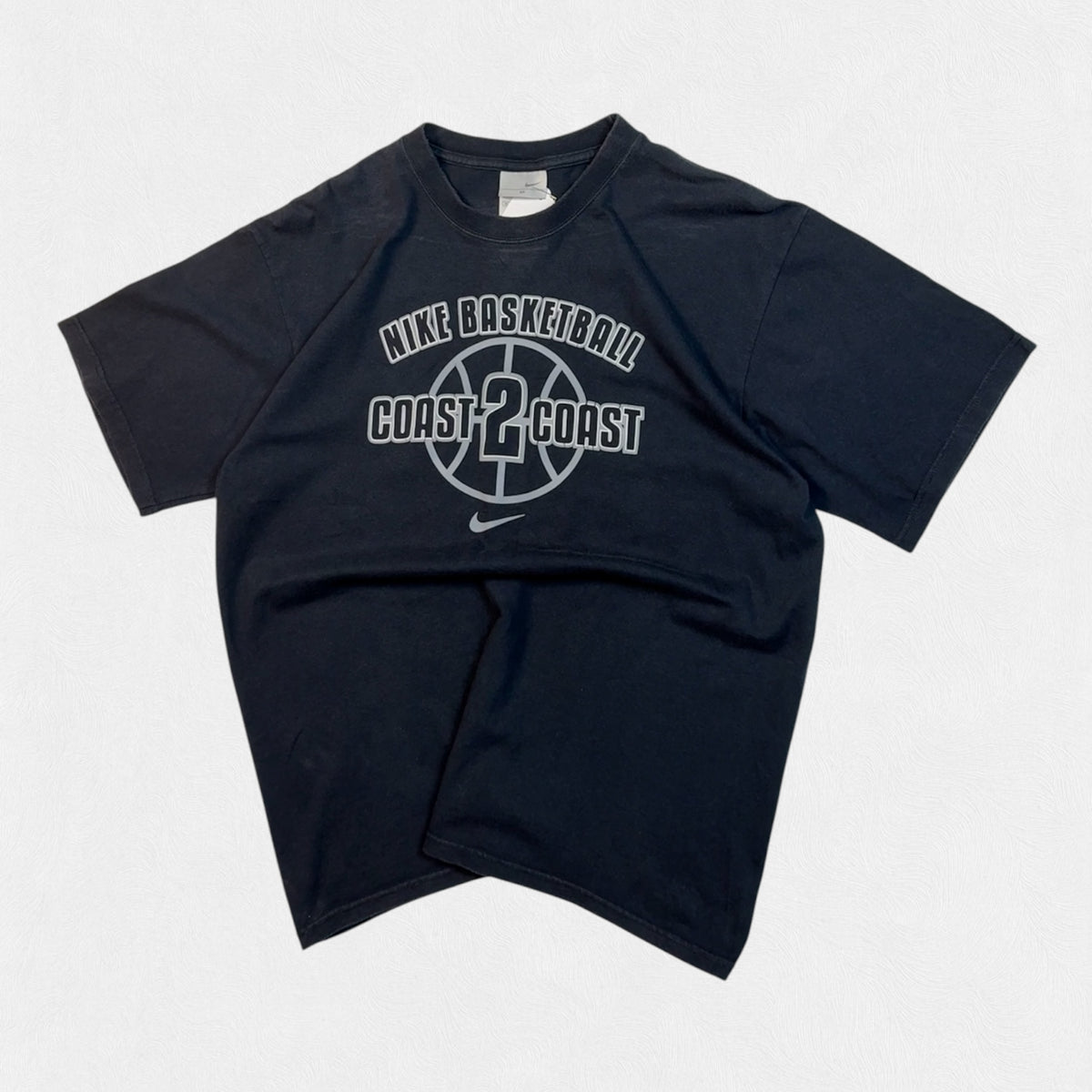 Vintage Nike basketball centre swoosh graphic tee (M)