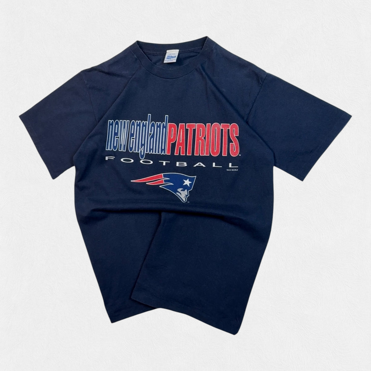 Vintage 90s New England Patriots NFL graphic tee (L)