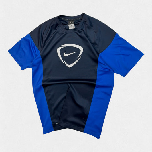 Nike shield football centre logo tee (S)