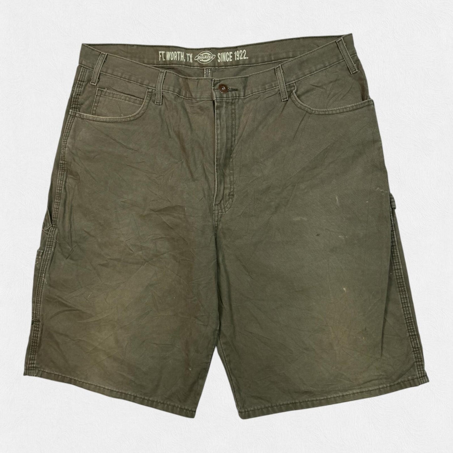 Dickies baggy carpenter shorts (W38)