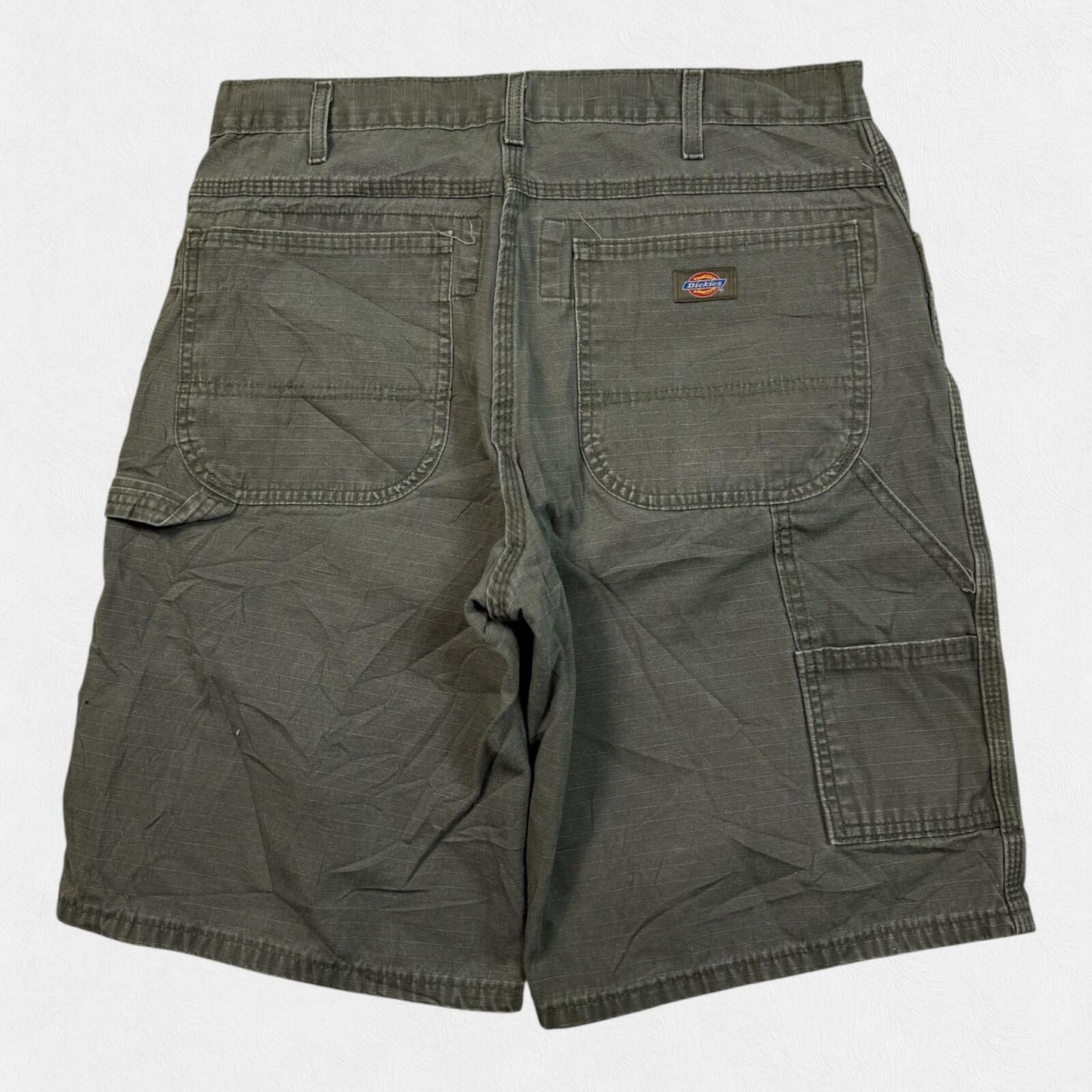 Vintage Dickies baggy carpenter shorts (W34)